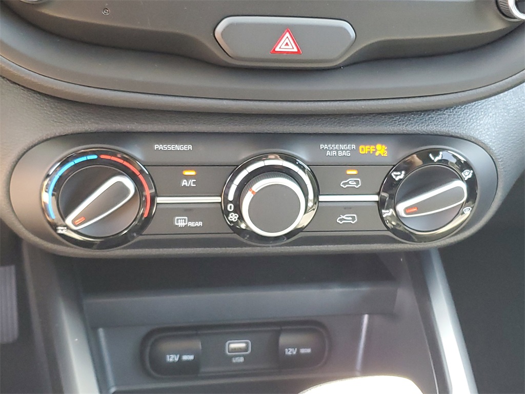 Vehicle image 17 of 28
