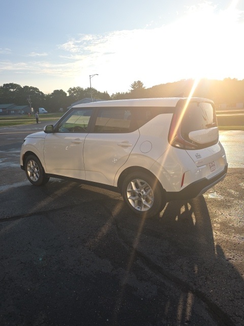 2025 Kia Soul LX Image 7 of 20