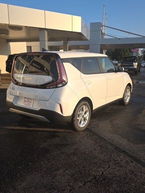 2025 Kia Soul LX Image 5 of 20