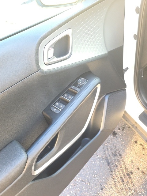 2025 Kia Soul LX Image 15 of 20