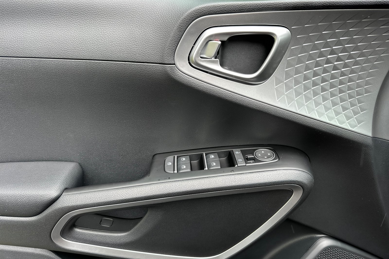 Vehicle image 7 of 20