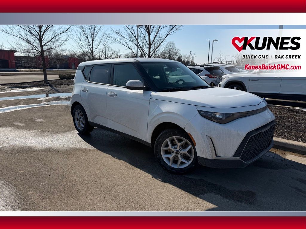 2025 Kia Soul LX Image 2 of 22