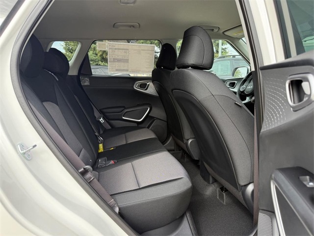 2025 Kia Soul LX Image 5 of 18