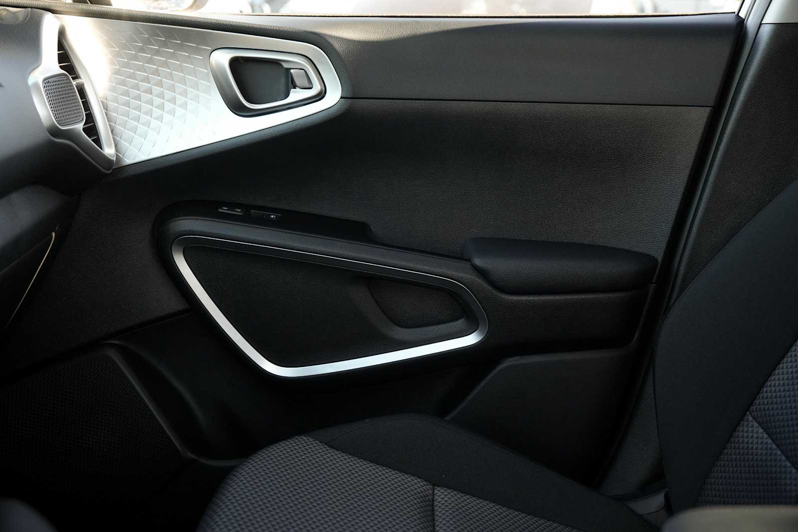 2025 Kia Soul LX Image 12 of 29