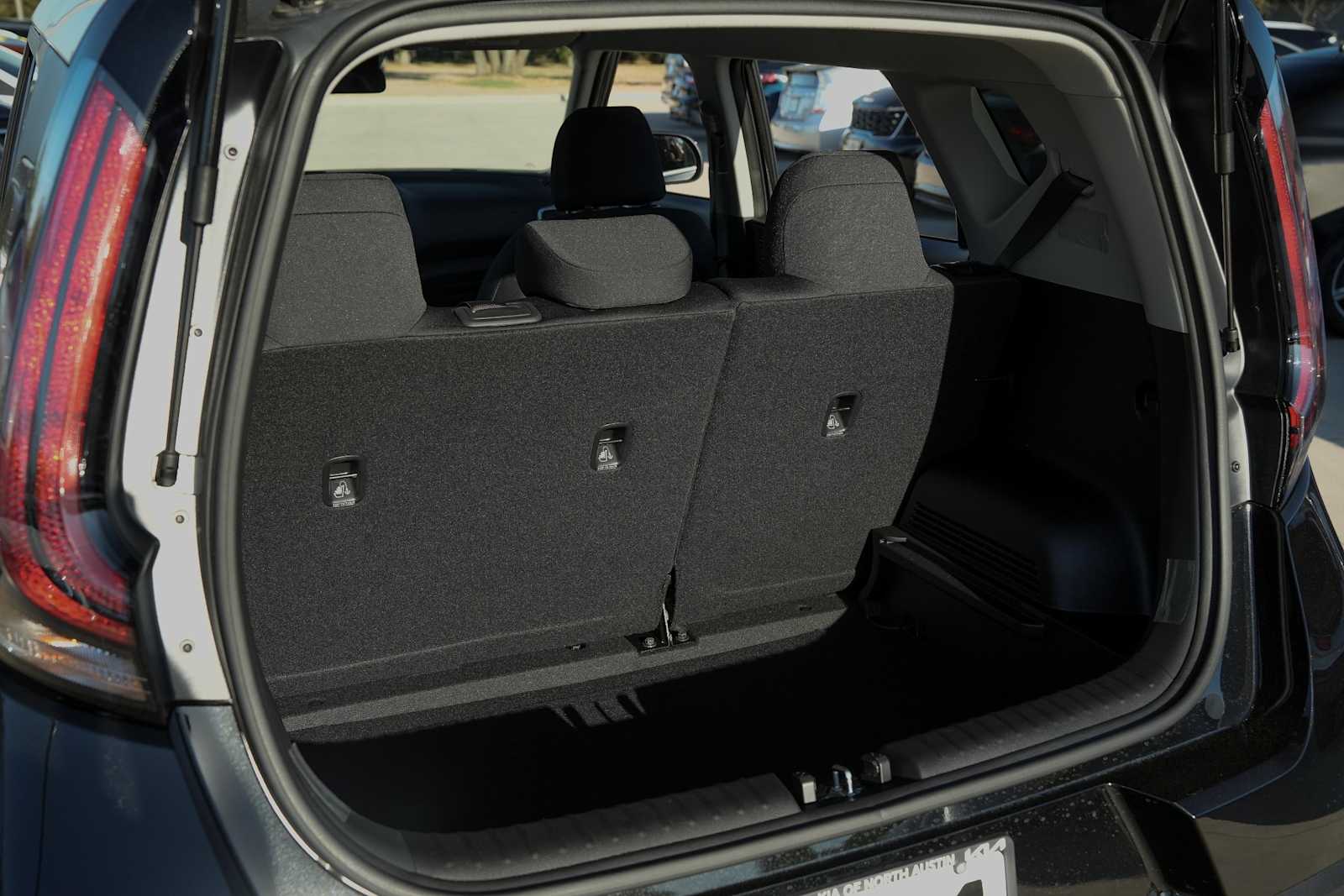 2025 Kia Soul LX Image 7 of 29
