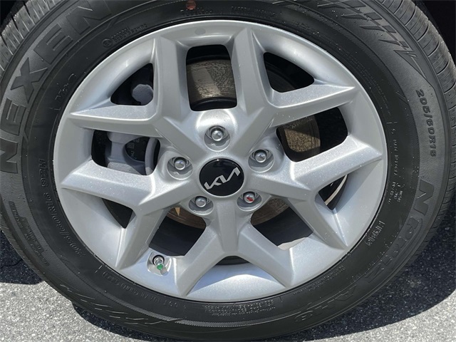 Vehicle image 7 of 35
