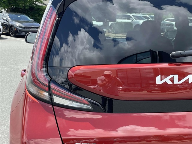 Vehicle image 33 of 35