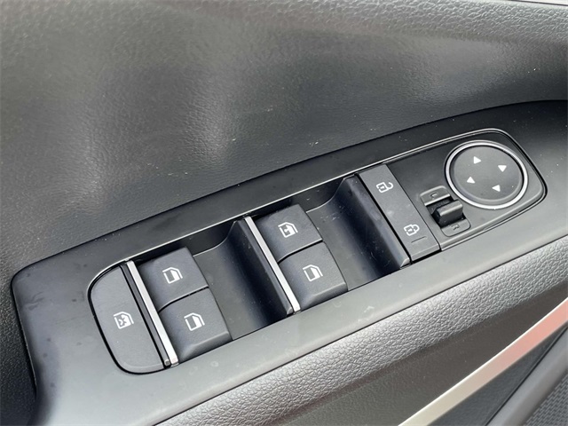 Vehicle image 26 of 35