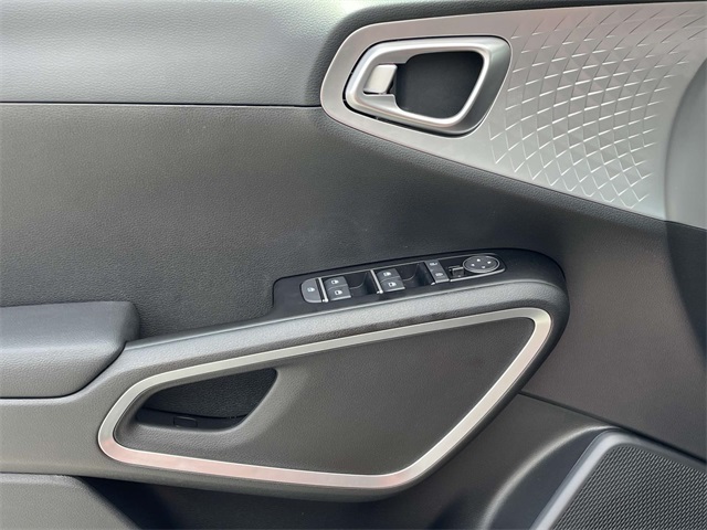 Vehicle image 19 of 35