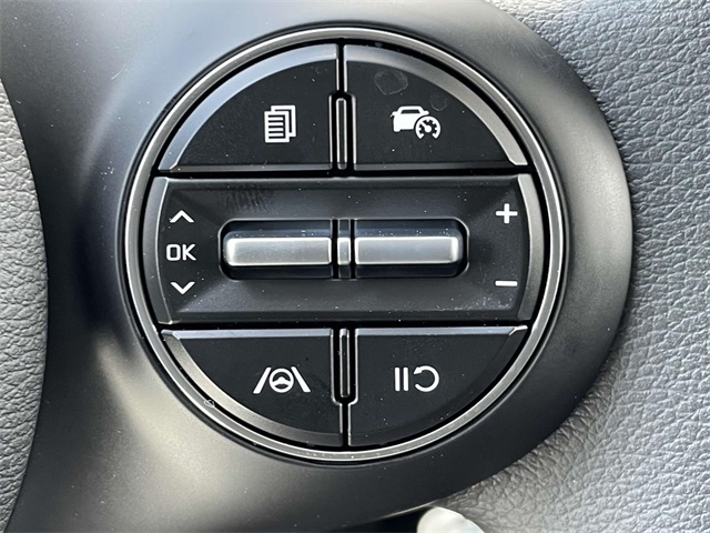 Vehicle image 24 of 35