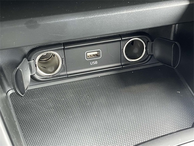 Vehicle image 31 of 35