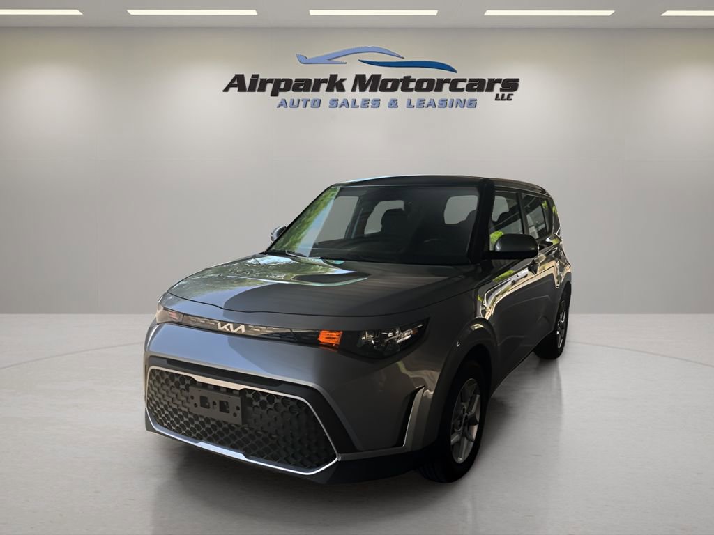 2025 Kia Soul LX Image 1 of 22