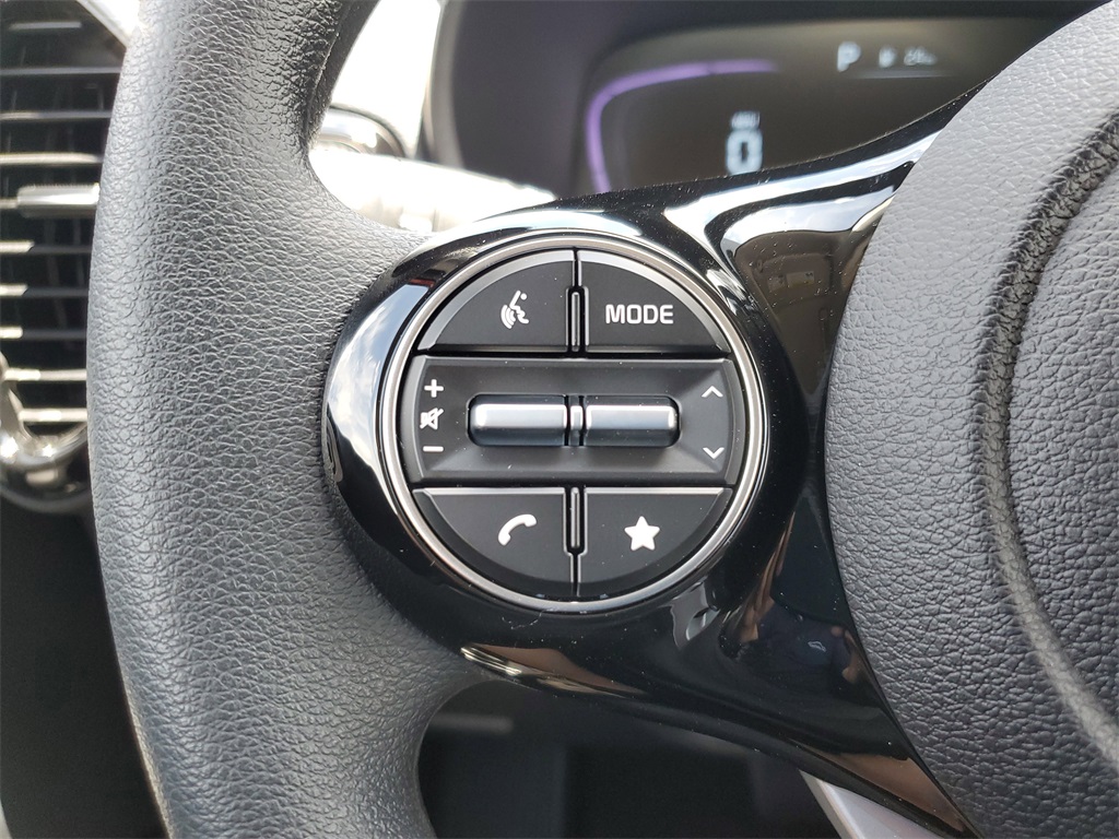 Vehicle image 11 of 28