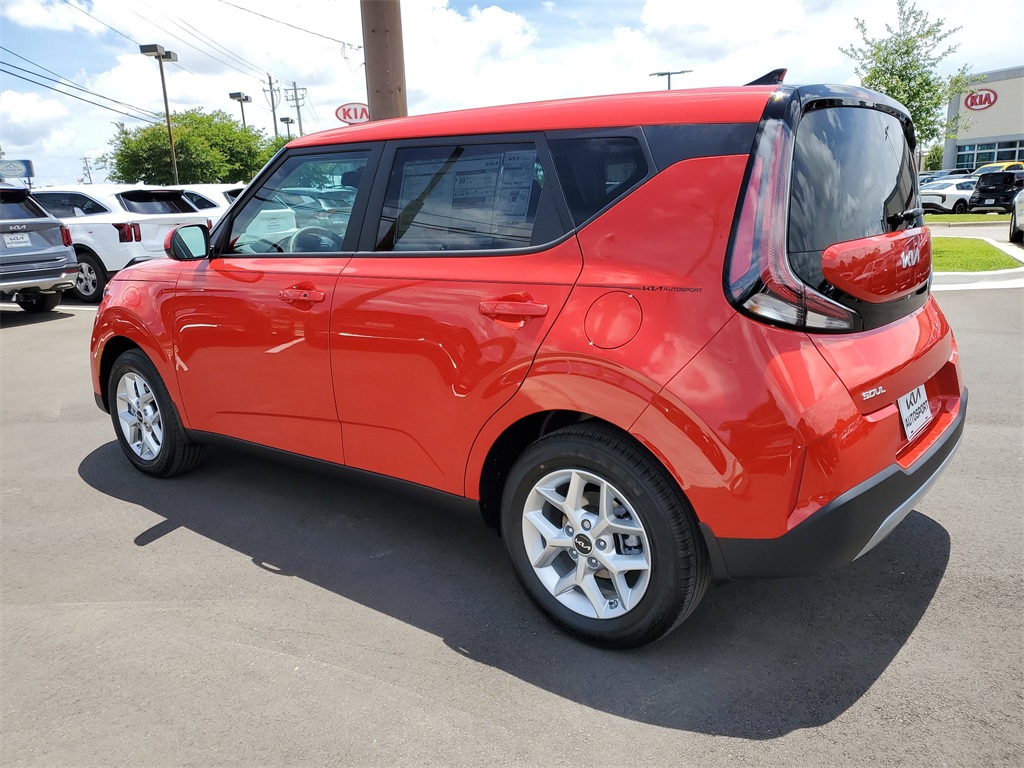 Vehicle image 4 of 28