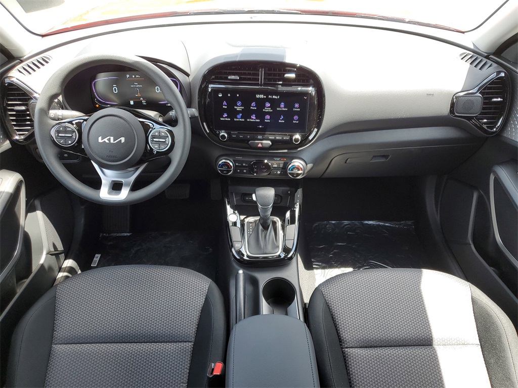 Vehicle image 23 of 28