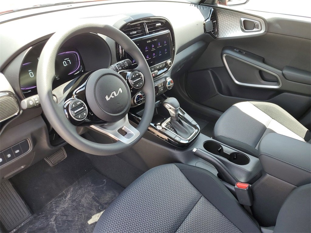 Vehicle image 6 of 28