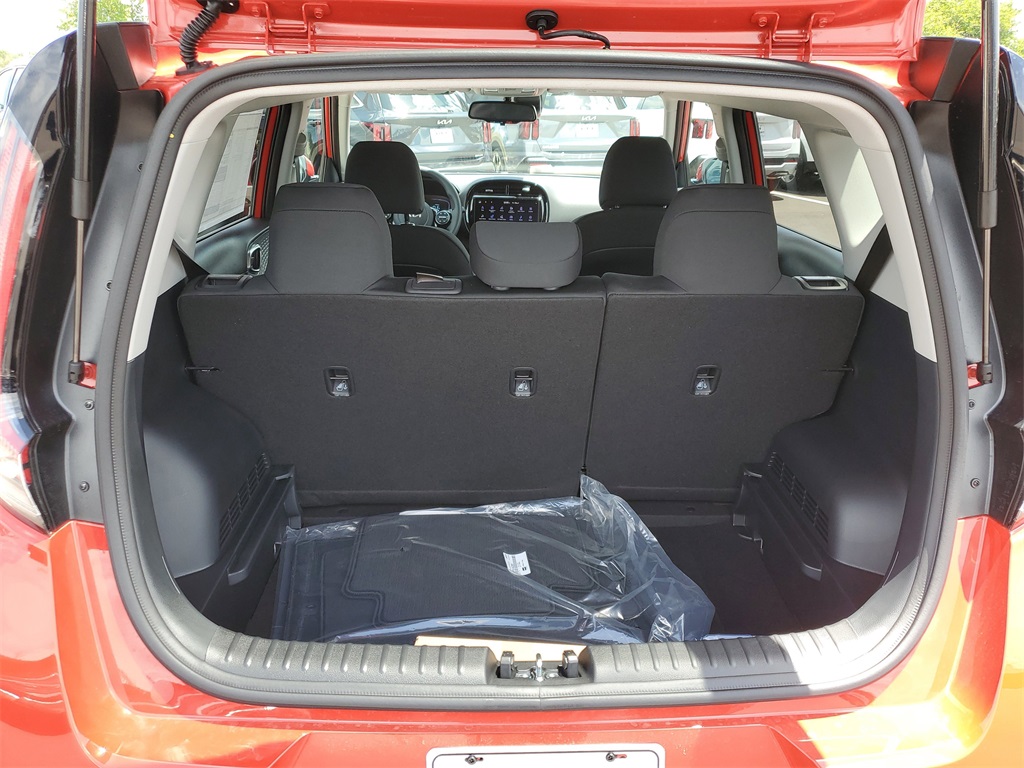 Vehicle image 27 of 28