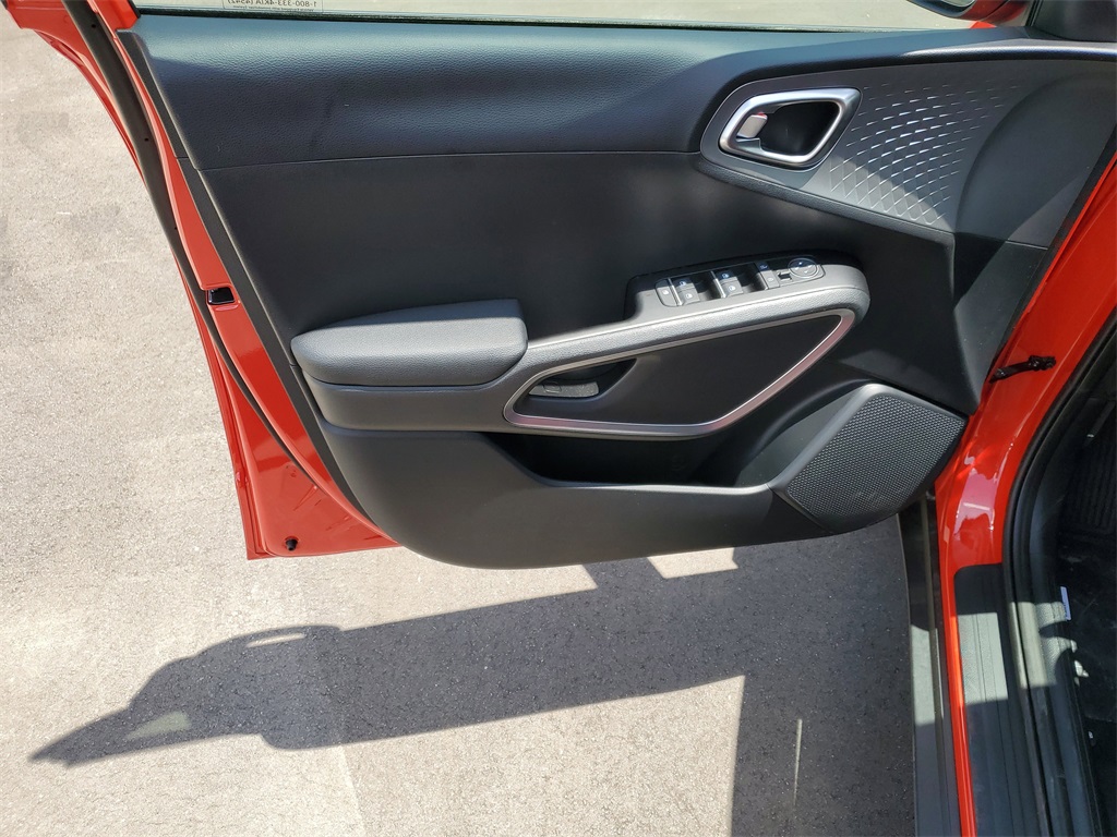 Vehicle image 8 of 28