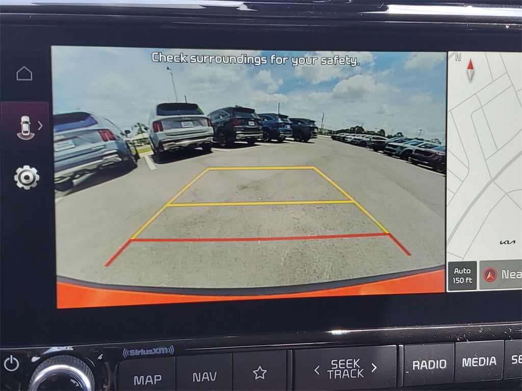 Vehicle image 16 of 28