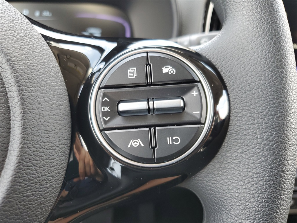Vehicle image 12 of 28