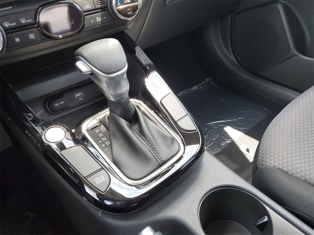 Vehicle image 18 of 28