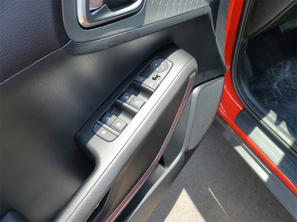 Vehicle image 9 of 28