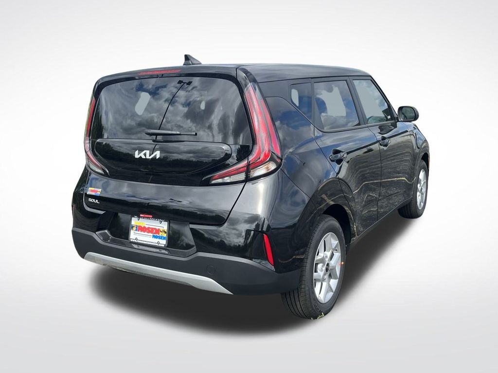 2025 Kia Soul S Image 5 of 33