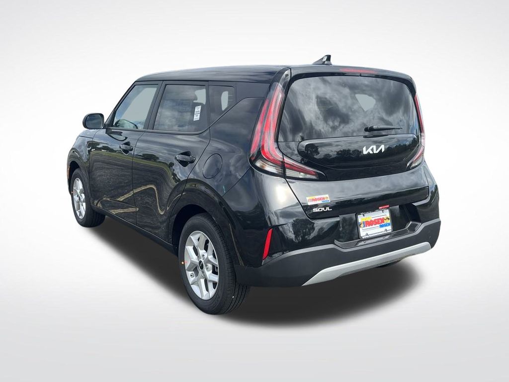 2025 Kia Soul S Image 7 of 33