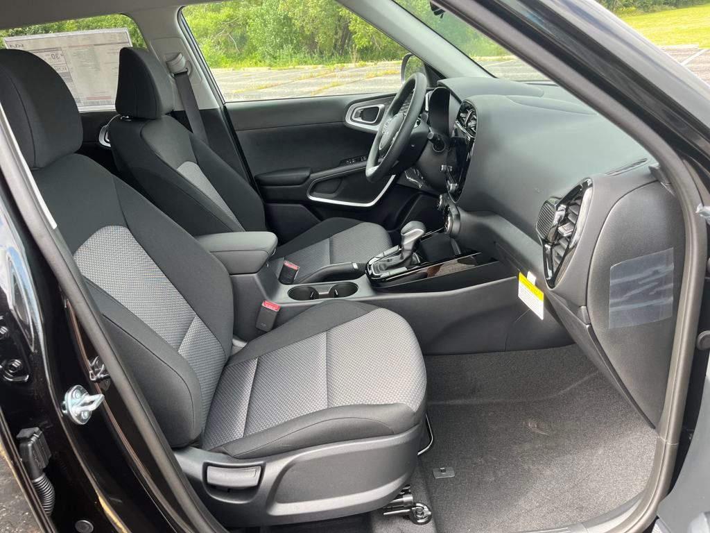 2025 Kia Soul S Image 17 of 33