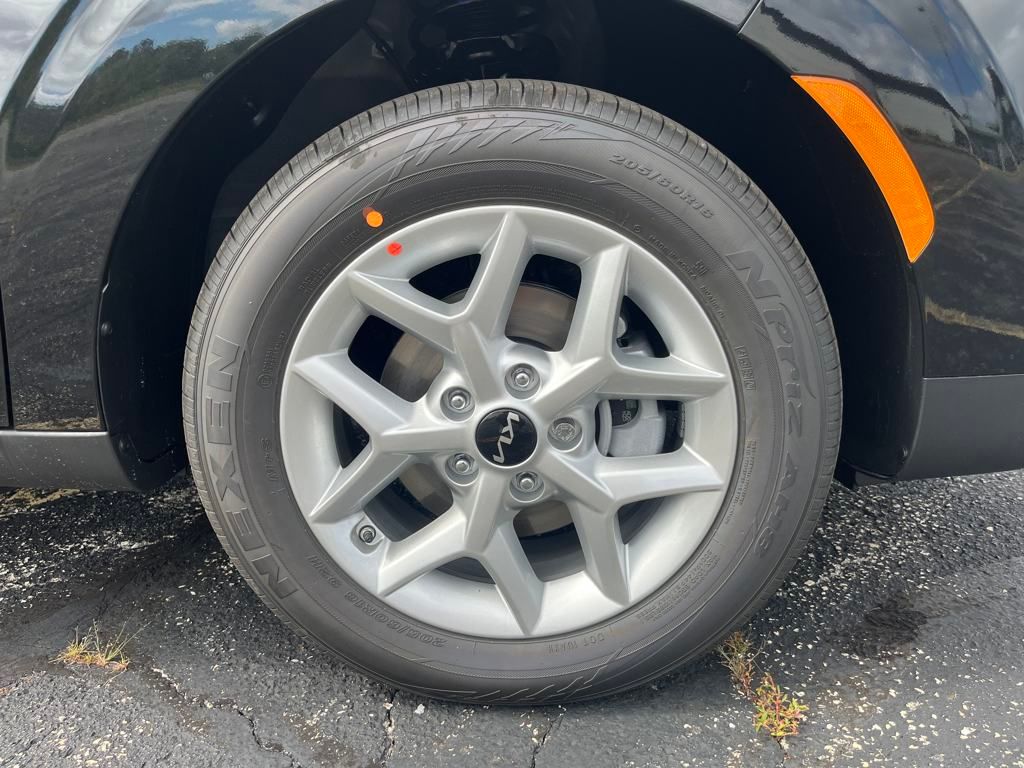 2025 Kia Soul S Image 12 of 33