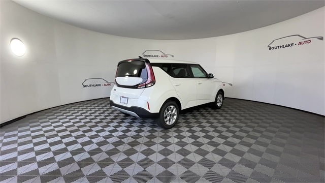 Vehicle image 6 of 25
