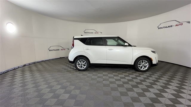 Vehicle image 5 of 25