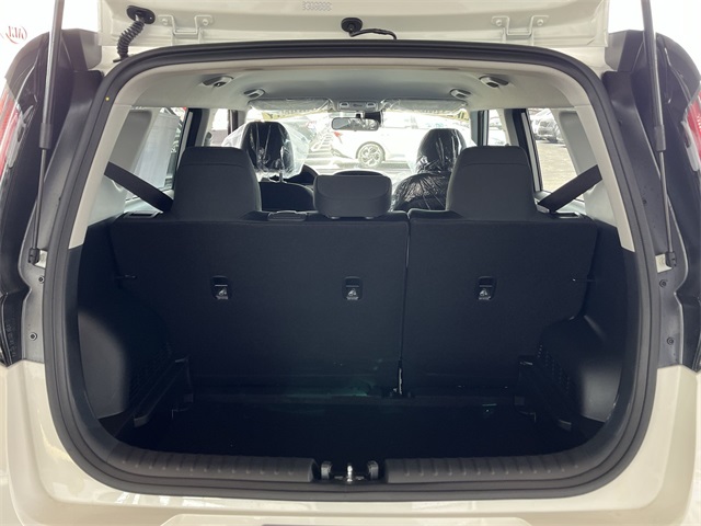 Vehicle image 12 of 25