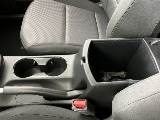 Vehicle image 21 of 25