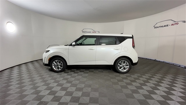 Vehicle image 9 of 25