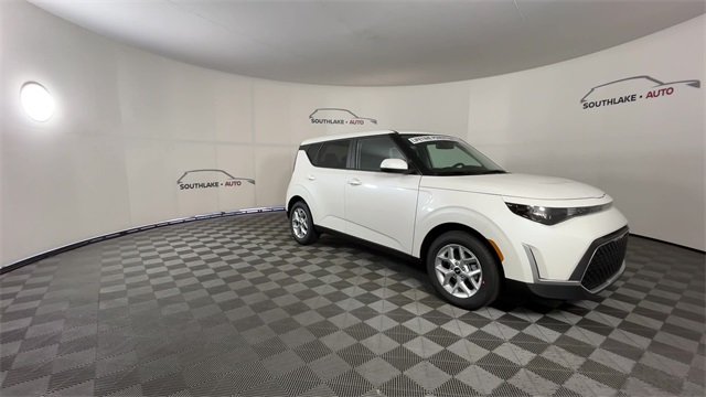 Vehicle image 4 of 25