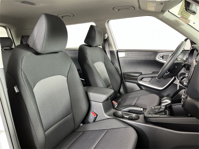 Vehicle image 15 of 25