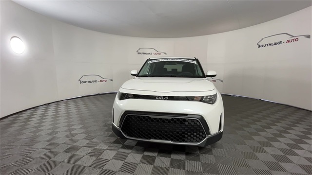 Vehicle image 2 of 25
