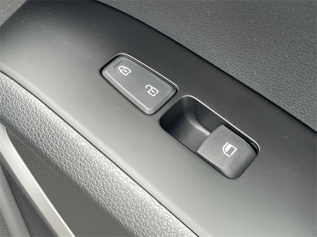 Vehicle image 23 of 36