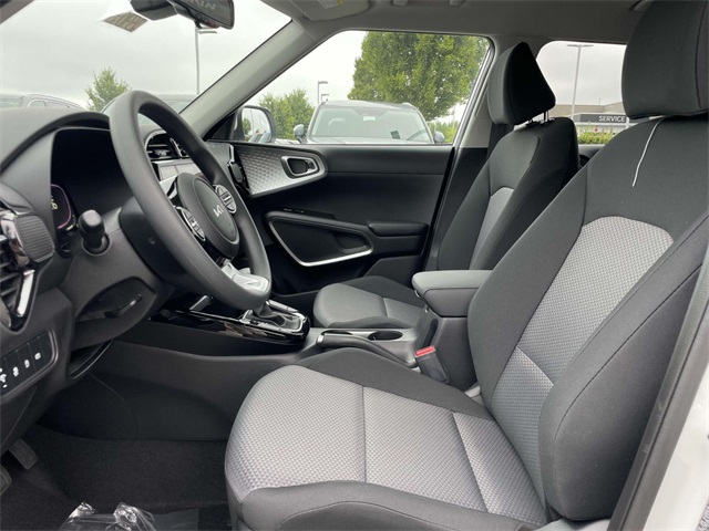 Vehicle image 11 of 36