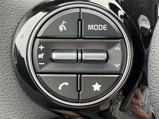 Vehicle image 34 of 36