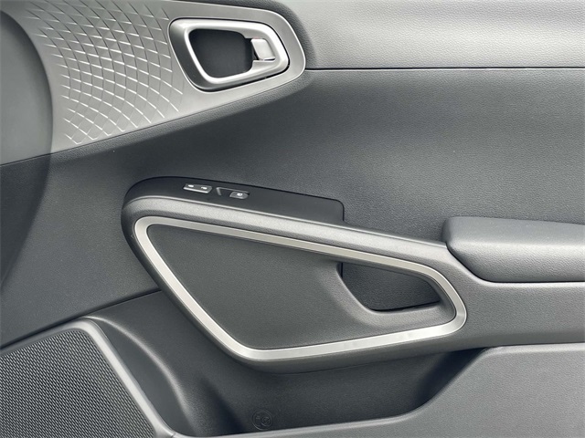 Vehicle image 20 of 36