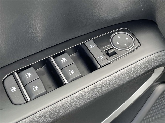 Vehicle image 26 of 36
