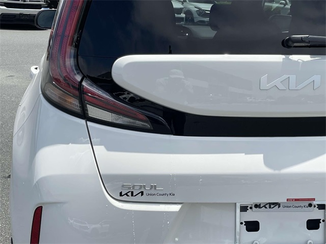Vehicle image 16 of 36
