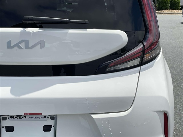 Vehicle image 17 of 36