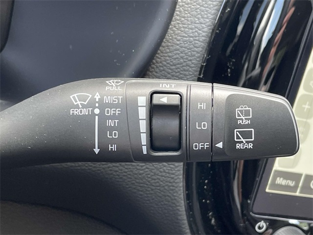 Vehicle image 32 of 36