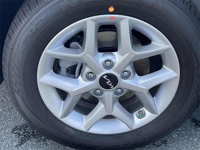 Vehicle image 13 of 36