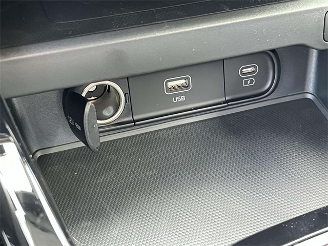 Vehicle image 34 of 36