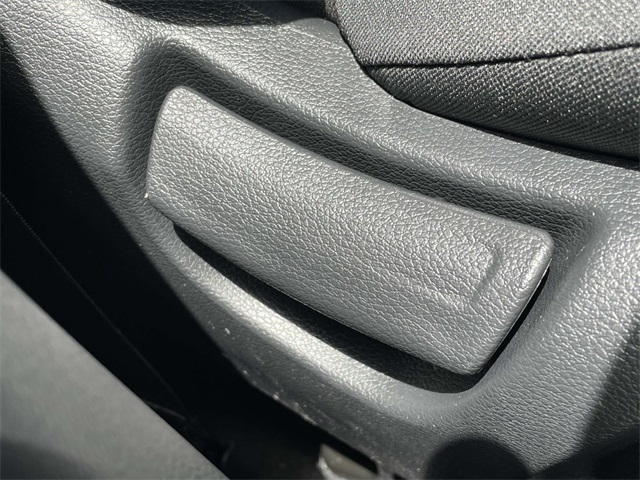 Vehicle image 21 of 36