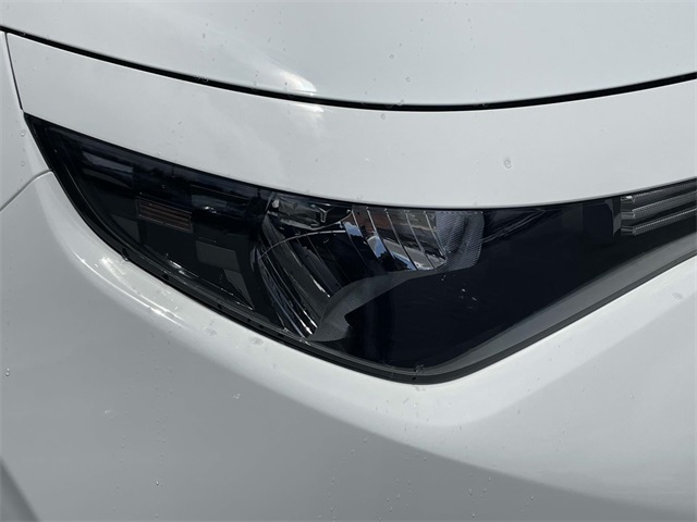 Vehicle image 14 of 36